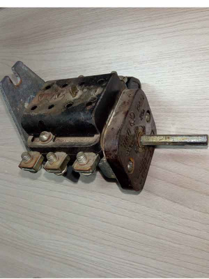 Переключатель конфорки 4-позиц. 4 гр.конт. ТПКП-25 БУ